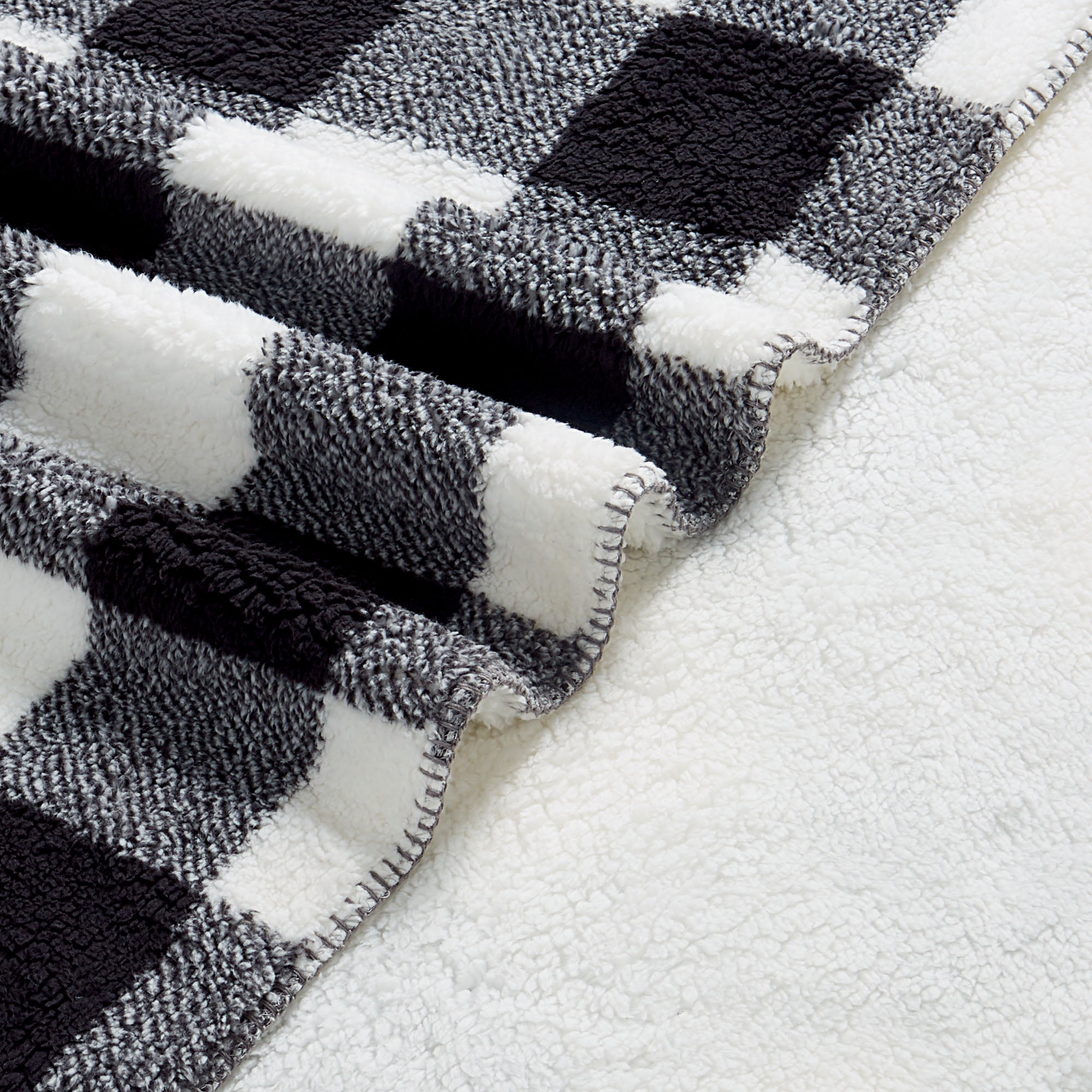 Couverture imitation mouton Damier noir HOMETRENDS, grand 20 % polyester recyclé