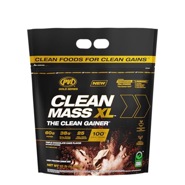 serie pvl gold - clean mass xl - el ganador de masa muscular limpia - 10 lb - pastel de chocolate triple, bolsa frontal negra con acentos dorados y asas troqueladas, vista centrada que muestra el logo PVL y el texto grande "CLEAN MASS XL" y subtítulo "THE CLEAN GAINER", iconos legibles que indican 60 g proteína y 38 g carbohidratos por porción, imagen de salpicadura y trozos de pastel de chocolate en la parte inferior; empaque de suplemento proteico para ganancia muscular en farmacia y vitaminas.