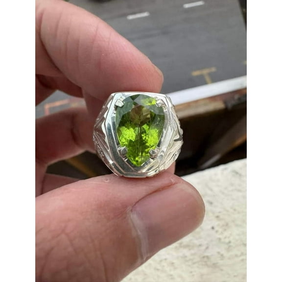 NATURAL PERIDOT GEMSTONE 18K WHITE GOLD MALE RING