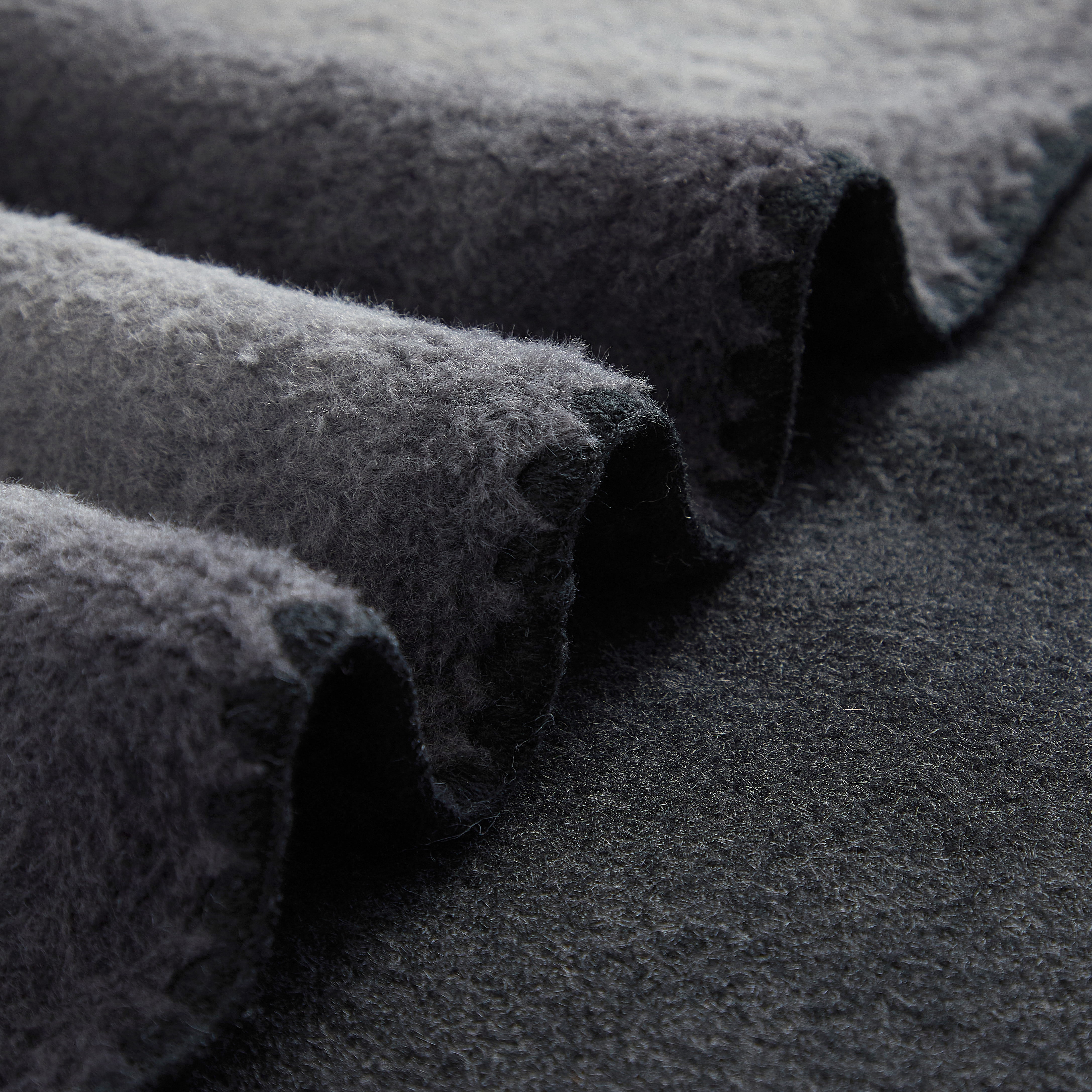 Dearfoams Reversible Faux Wool Oversized Couch Throw Blanket, Black, 50 x 70 in
