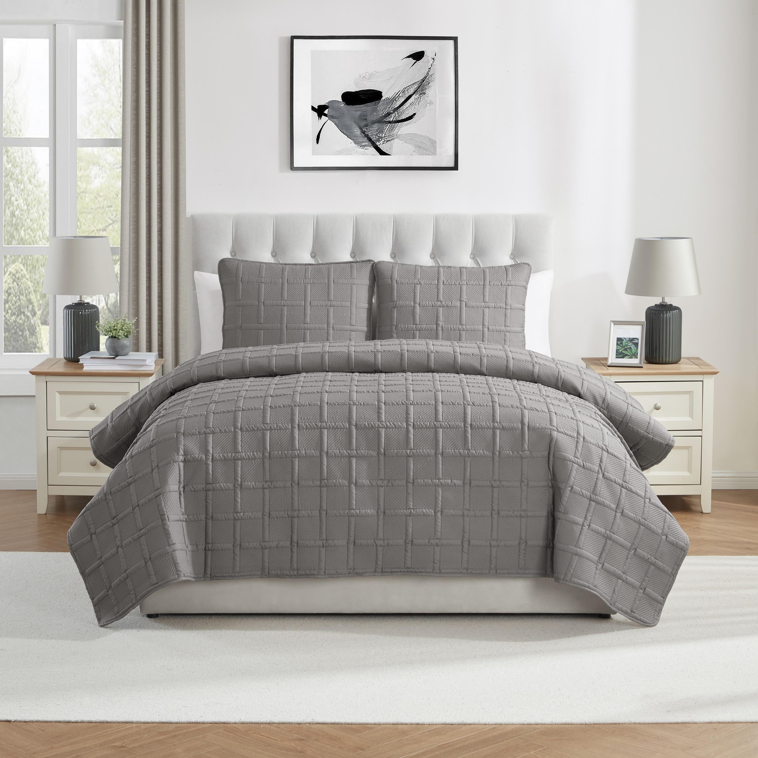 VCNY Home Square 3-Piece Dark Grey Textured Grid Pinsonic Quilt Set, Full/Queen, Adult, Unisex