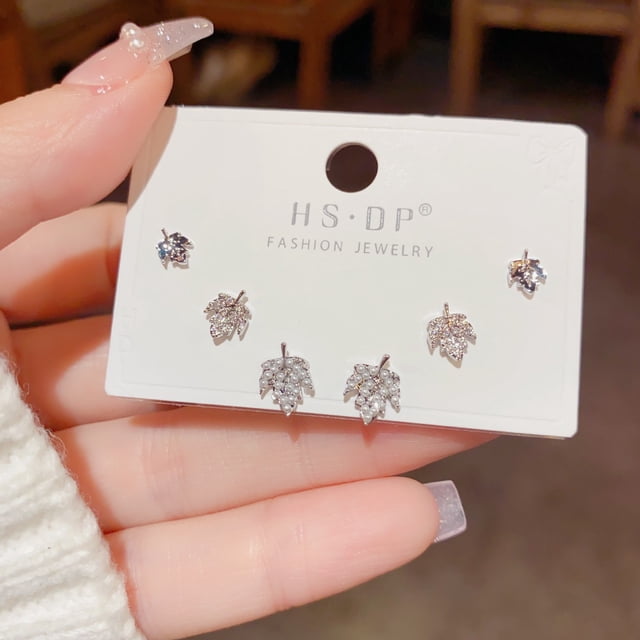 Pendientes cortos con microincrustaciones de circonitas y aguja de plata S925, pendientes de pelo corto, pendientes elegantes japoneses y coreanos de tres piezas, sencillos y combinables para mujer