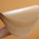 thumbnail image 5 of Fiudx Papel Antiadherente para Freidora, Diseño Sin Cera de Grado Alimenticio, Resistente Al Calor Hasta 230 °C, Fácil de Limpiar, Ideal para Freidoras, Moldes para Pasteles y Hornos, 100 Hojas, Tama, 5 of 6