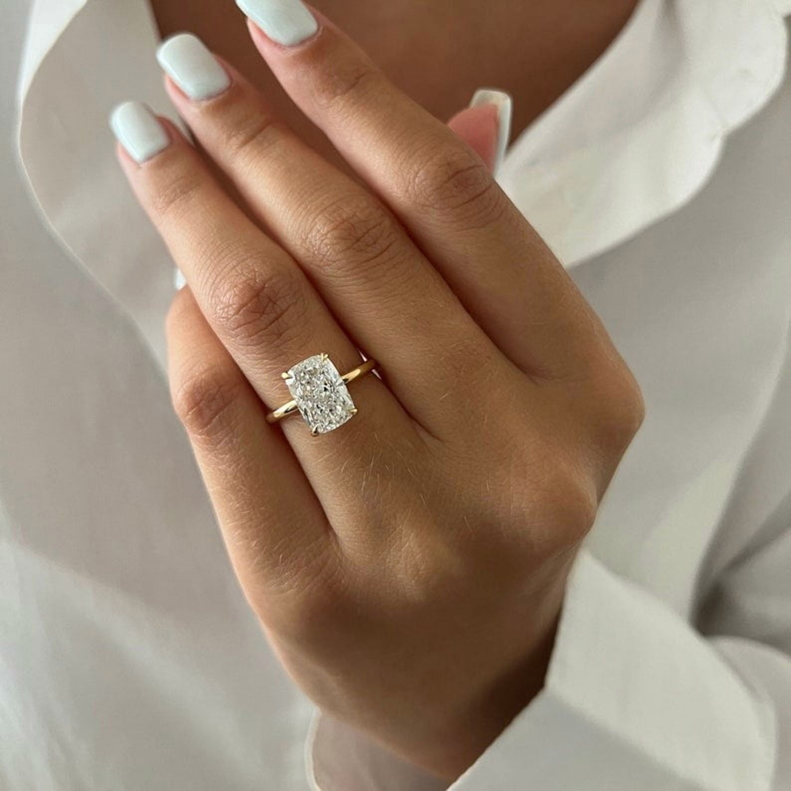 SOLITAIRE JEWELS 3 CT Elongated Cushion Moissanite Diamond Solitaire Engagement Ring 10k Yellow Gold
