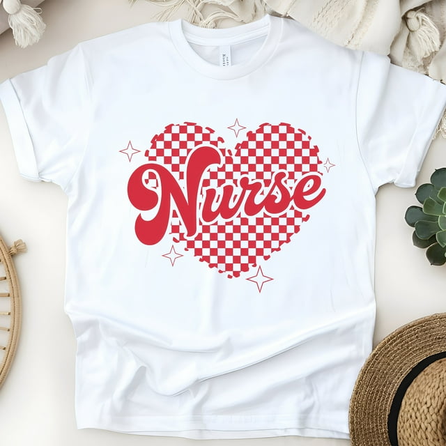 T-shirt Graphique d'Infirmière avec Motif de Cœur Rétro pour le Personnel Médical, Blanc, Taille M