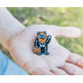 thumbnail image 4 of Alfiler esmaltado con forma de esqueleto de Halloween con forma de ewok de STAR WARS que brilla en la oscuridad, 4 of 8