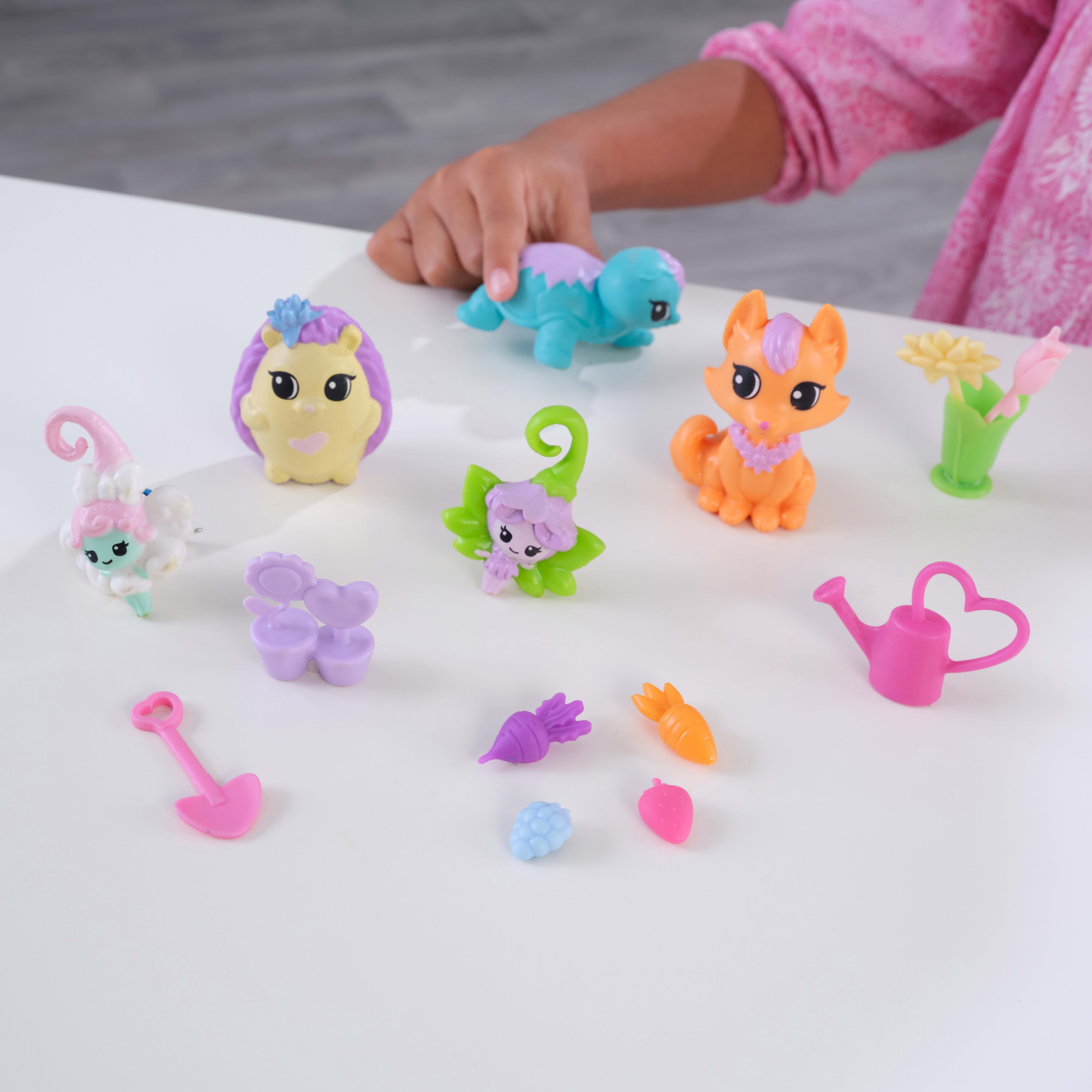 KidKraft Lil' Green World Earth Helpers Figures, 15 Pieces