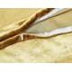 thumbnail image 3 of Funda de Almohada Yashi Terciopelo Dorado 18 x 18 pulgadas Juego de 2, 3 of 4