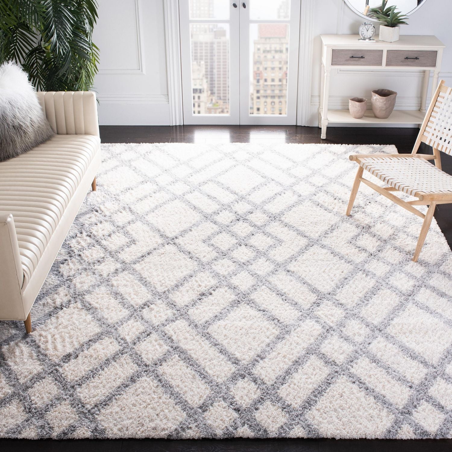 SAFAVIEH Berber Alease Geometric Plush Shag Area Rug