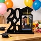 thumbnail image 1 of Marco de fotos de graduación para la promoción de 2026 | Exhibidor de escritorio con recorte de 2026 y birrete | Marco de fotos de madera para estante o repisa, 1 of 9