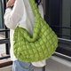 thumbnail image 5 of Bolso de nube plisado, bolso de hombro de moda, bolso de bola de masa portátil, bolso de mujer de algodón de gran capacidad debajo del brazo, 5 of 6