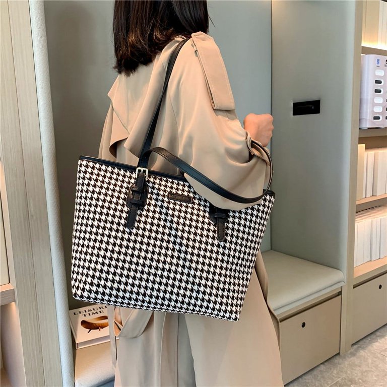 Is That The New Houndstooth Graphic Tote Bag ??