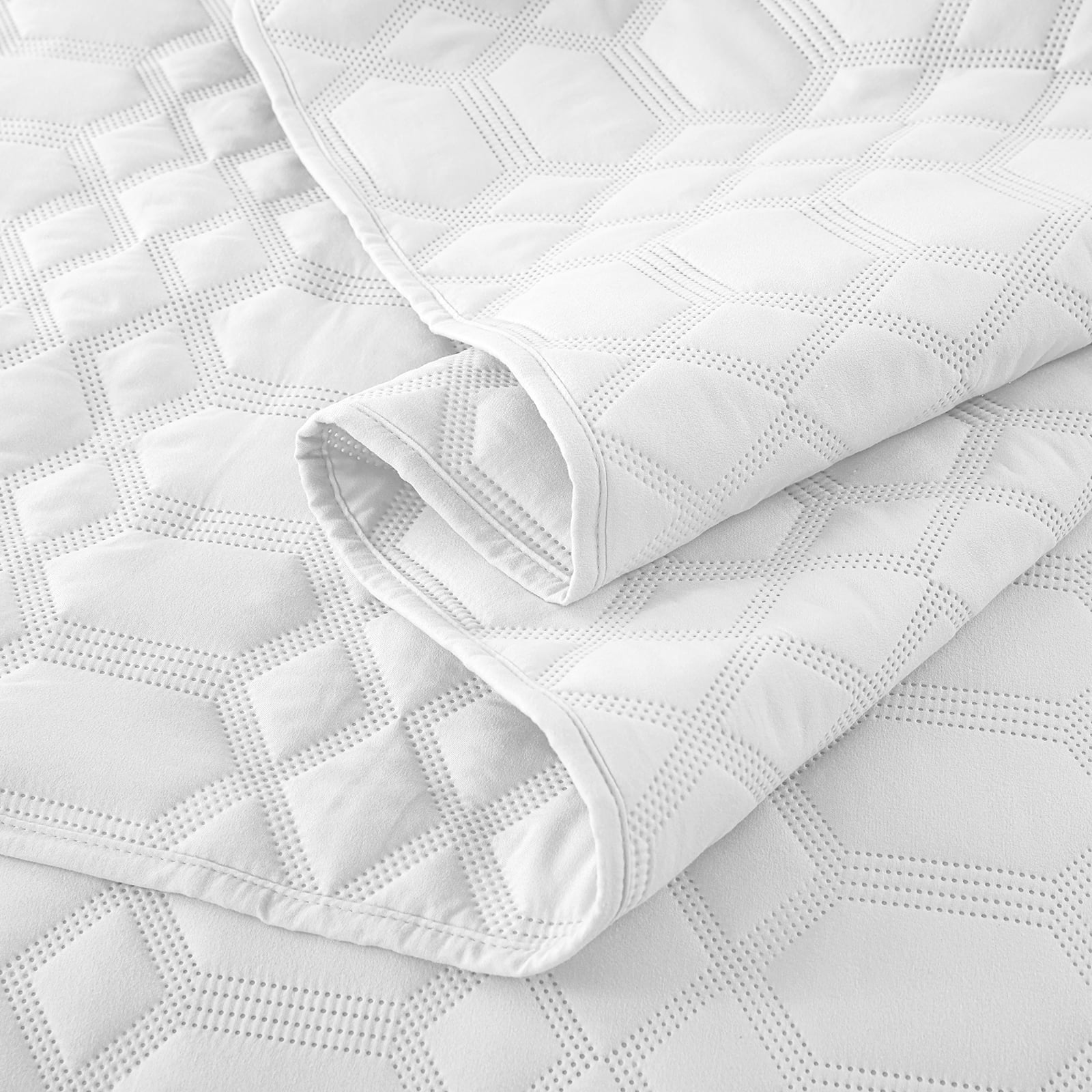 3-Piece King Size Quilt Set, Greagle Ultrasonic Reversible Lightweight Bedspread Soft Warm Velvet Machine Washable Bedding Set with 2-Piece Pillow Shams, 104 x 90 inch, White