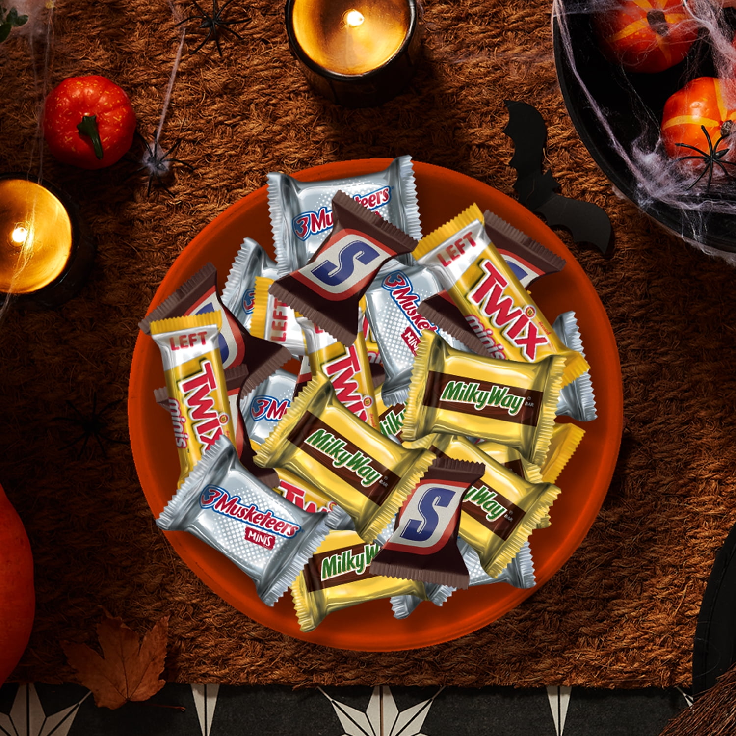 Mars Mixed Snickers, Twix, Milky Way & 3 Musketeers Minis Halloween Candy Assortment, 70 Ct Bulk Bag