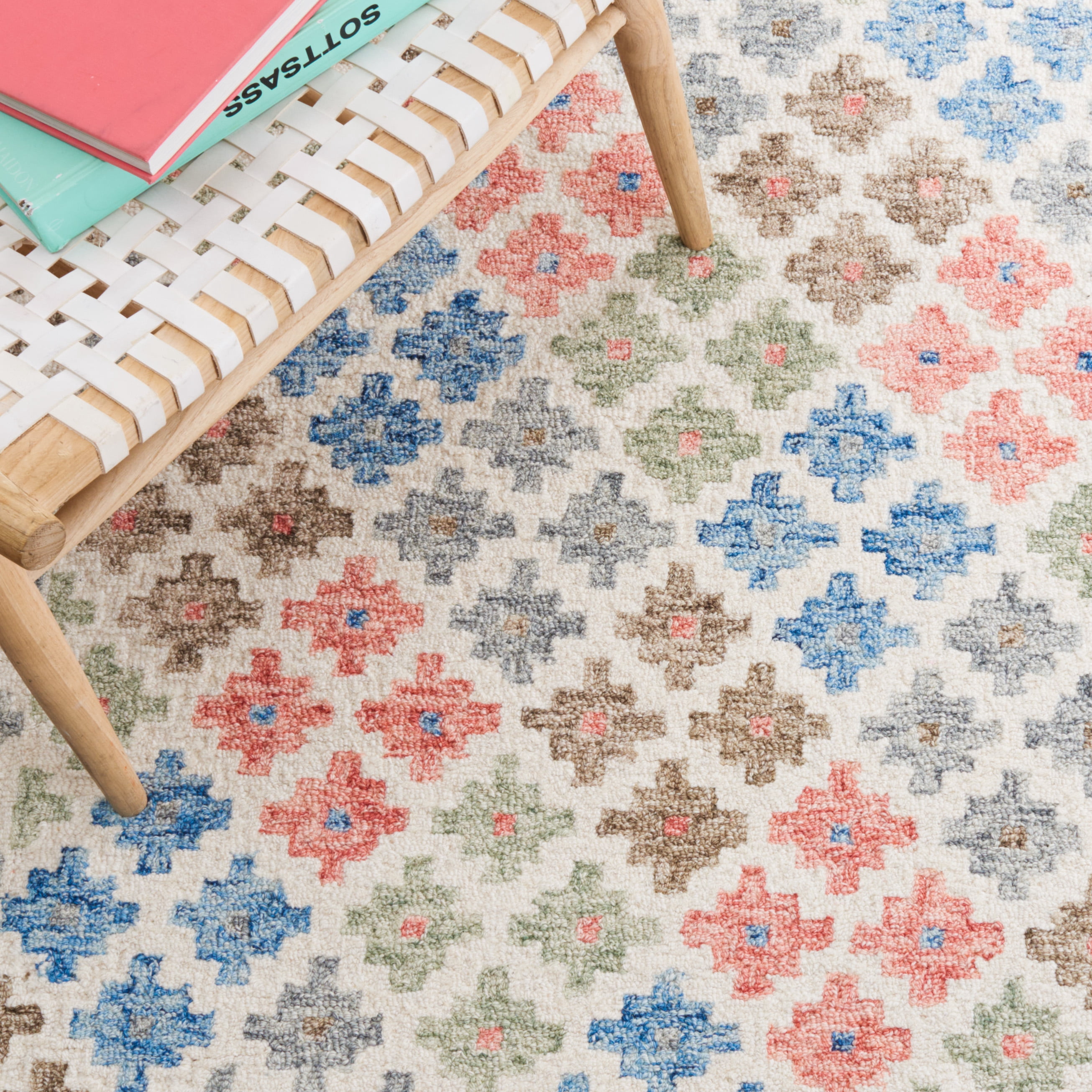 SAFAVIEH Metro Denica Floral Runner Rug, Ivory/Blue, 2'3" x 9'
