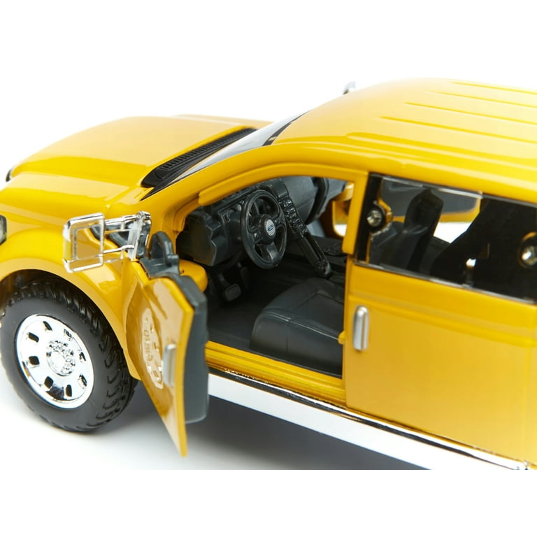 〚貴重〛MAISTO Ford Mighty F-350 フォード ミニカー Ford Mighty F-350 Yellow Diecast Toy Car, 1/31 Model by