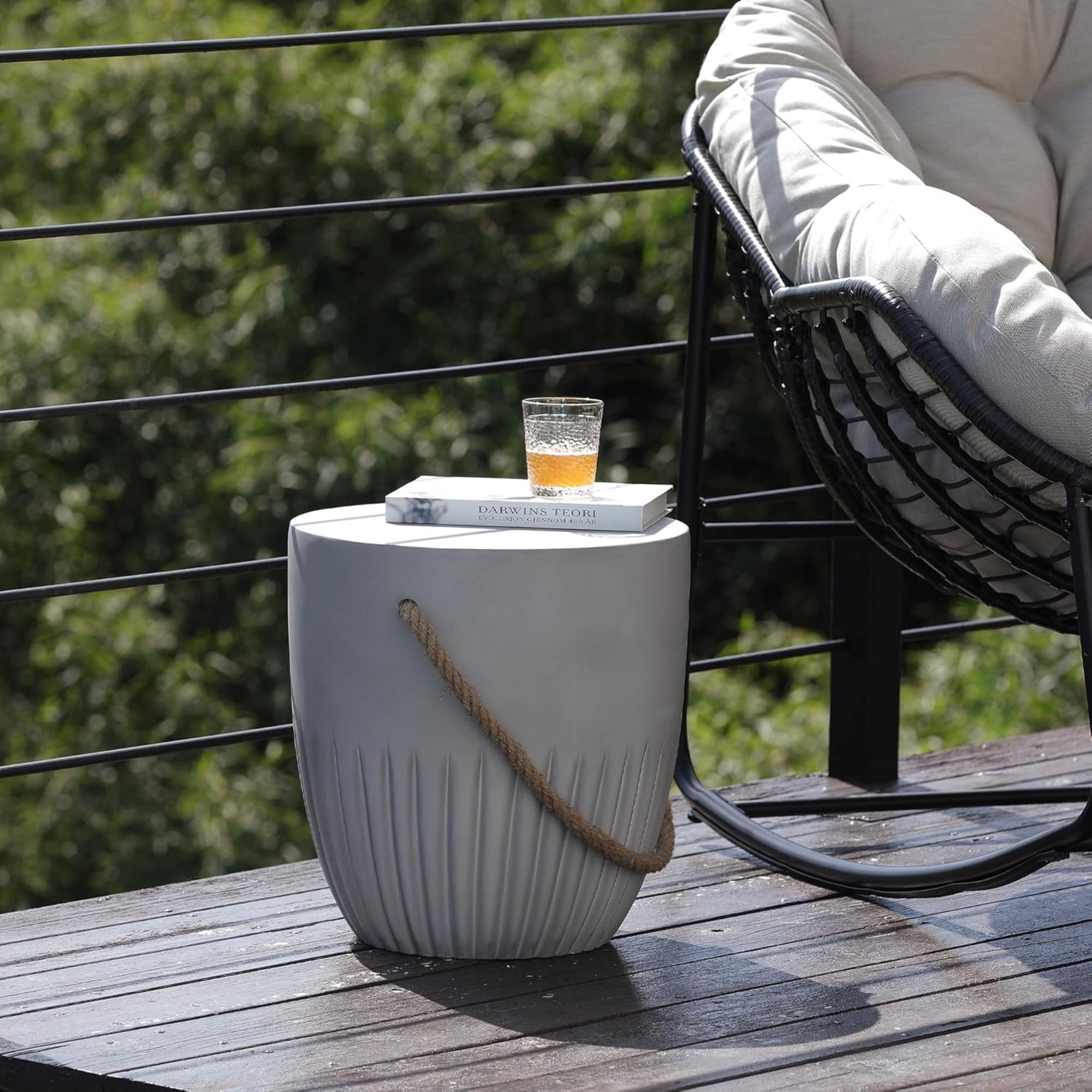 T-Patio Round Outdoor End Table with Hemp Rope, MGO Classic Accent Side Table, Grey, Set of 1