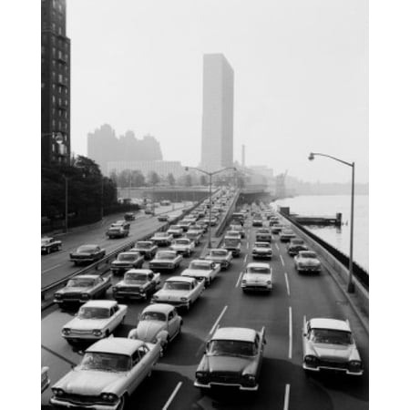 - USA Rush hour traffic leaving New York City on East River Drive at 48th Street Poster Print
