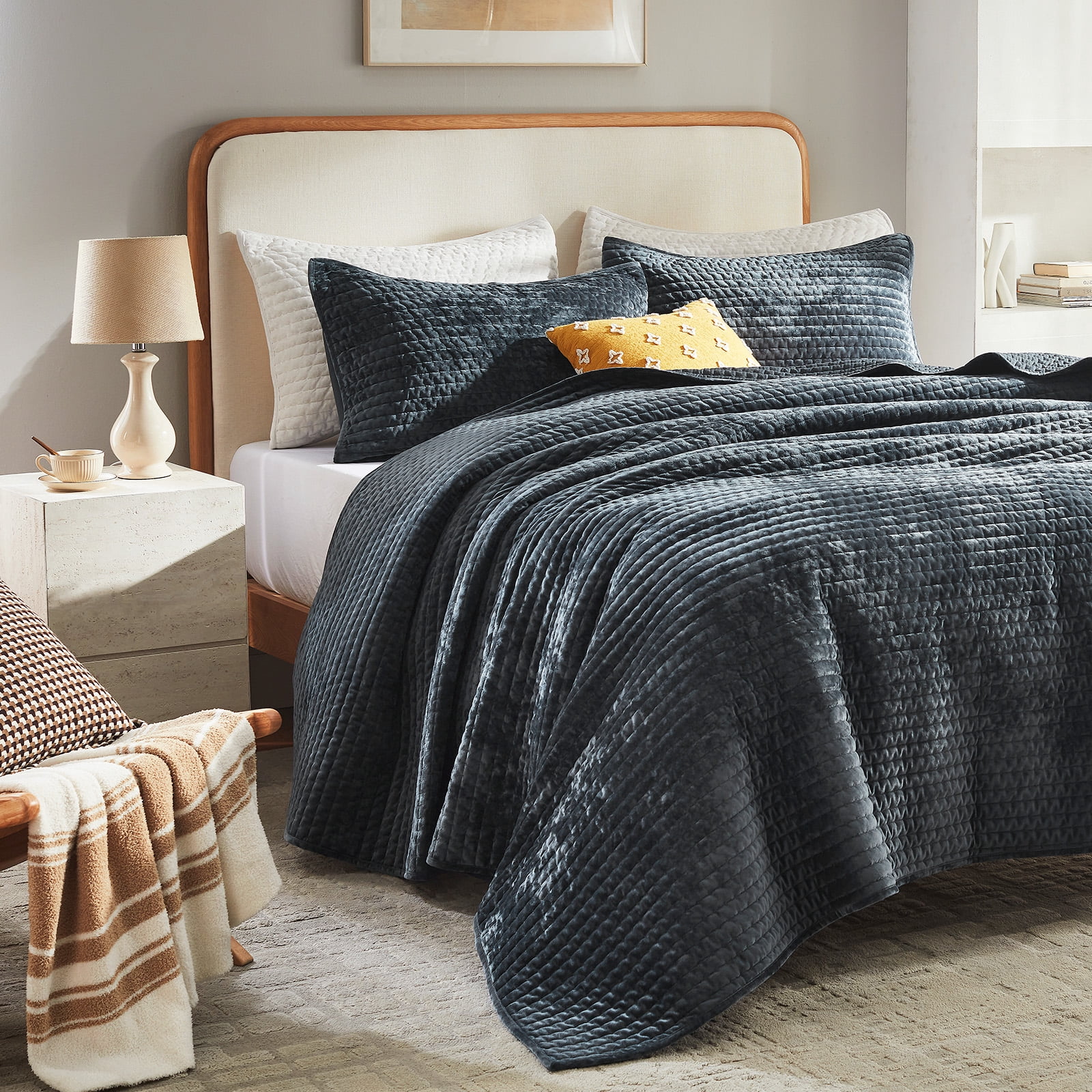 Luxury Velvet Quilt Set California King Size 106''x118'', Soft Striped Channel Comforter with Exquisite Rice Stitch Detailing, Lightweight All-Season Bedspread Coverlet w/ 2 Shams, Navy Blue