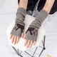 thumbnail image 2 of Guantes Tejidos Goticos Kawai Frio Termicos Mangas, 2 of 3