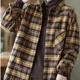 thumbnail image 4 of Camisas a cuadros gruesas y cálidas de felpa para mujer, blusa holgada estilo vintage con bolsillos Y2k, blusas casuales coreanas de manga larga para otoño e invierno, 4 of 4
