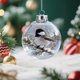 thumbnail image 4 of Herunwer Winter Birds Christmas Glass Bauble Collection, Nature’s Birds Crystal Glass Ornament, Cute Hummingbird Christmas Tree Ornaments, 4 of 6