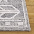 thumbnail image 3 of SAFAVIEH Soho Dinah Geometric Runner Rug, Grey/Ivory, 2'3" x 8', 3 of 10