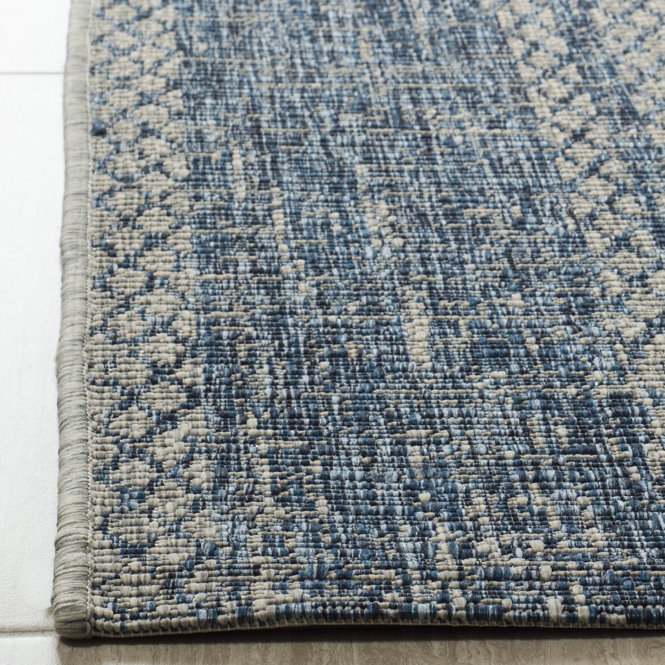 SAFAVIEH Courtyard Robert Striped Indoor/Outdoor Area Rug, Light Grey/Blue, 4' x 5'7"