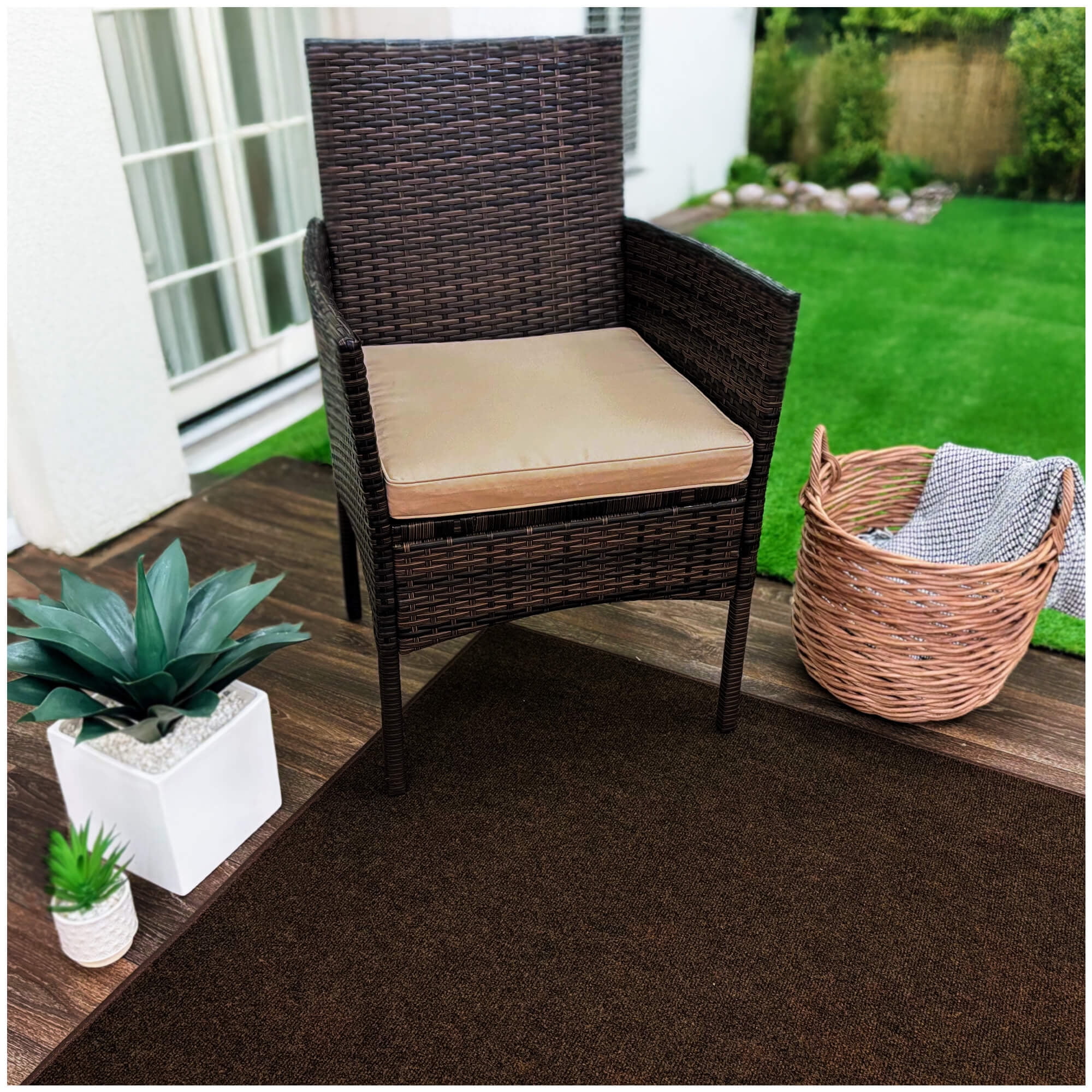 Koeckritz Rugs Mocha Indoor/Outdoor Area Rug, 6' Round, Lightweight & Durable