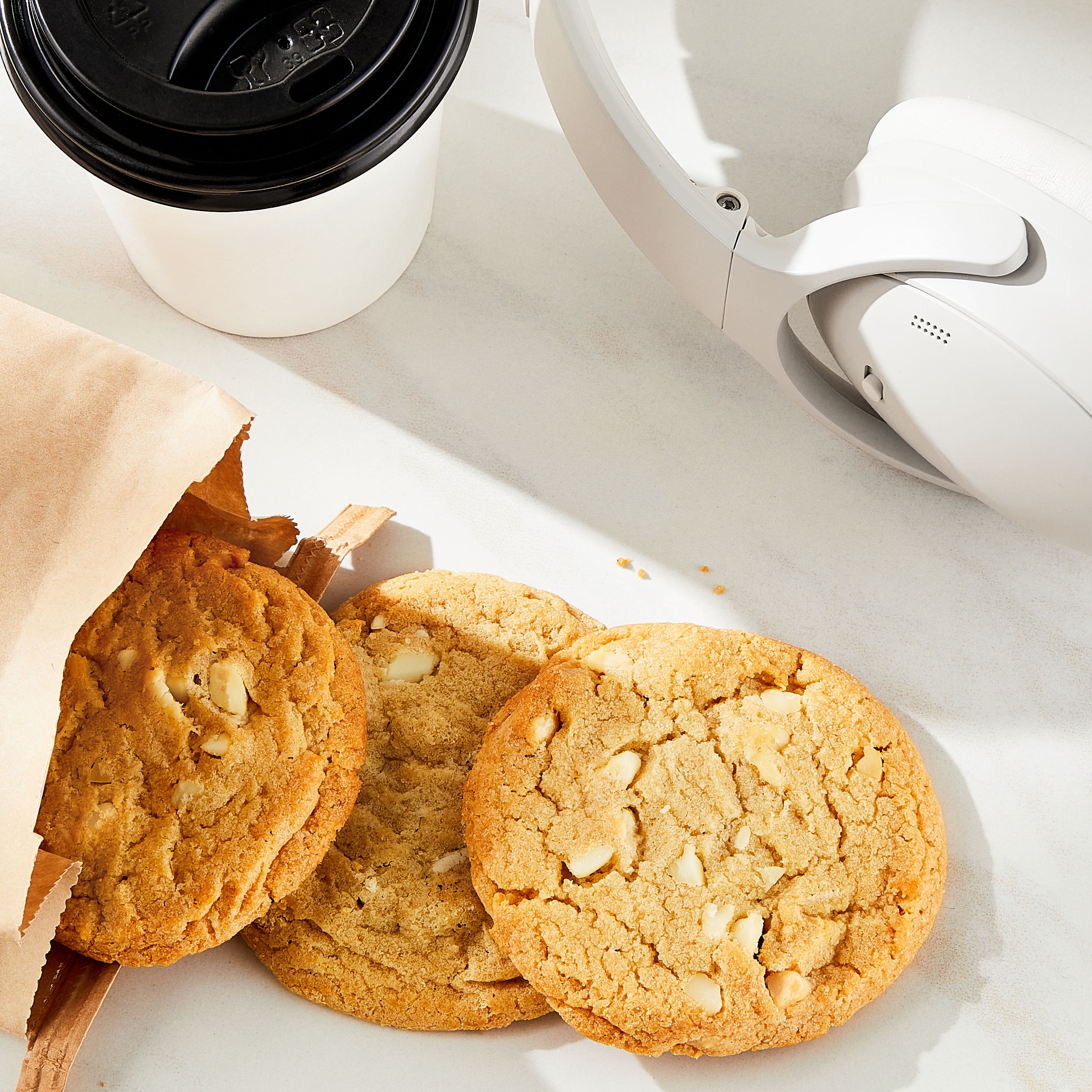 Marketside Decadent White Chocolate Macadamia Nut Bakery Baked Cookies, 3.75 oz, 3 Count