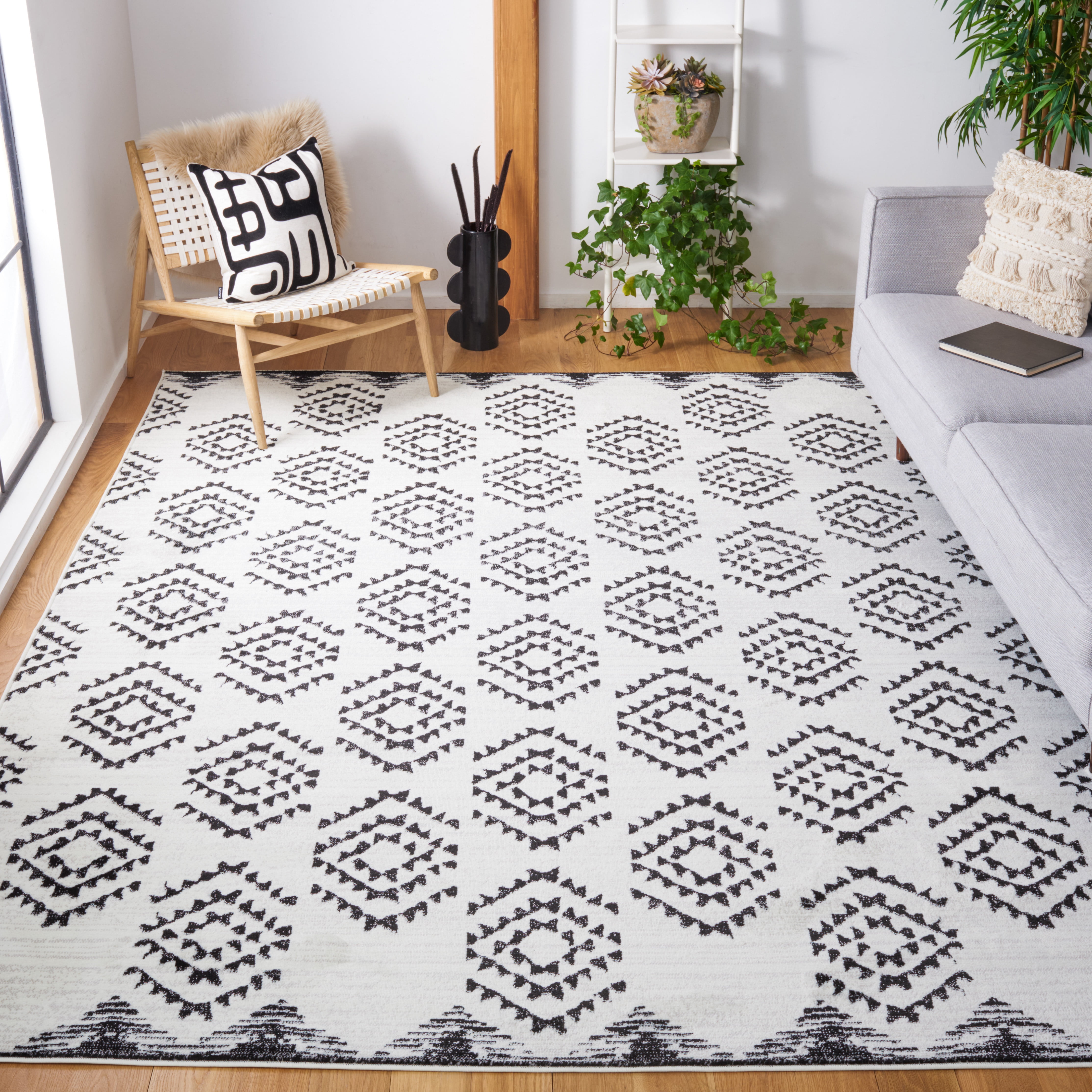 SAFAVIEH Skyler Kandace Oriental Area Rug, Ivory/Black, 4' x 6'
