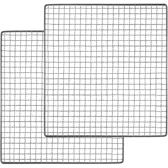 accorios para dhidratador de alimentos, coatibl con cp267-fd, paquete de 2 bandejas de acero inoxidable, c267-2st juego de 2 rejillas de malla de acero inoxidable compatibles con deshidratador FZZC CP267-FD. Vista frontal centrada de dos bandejas cuadradas apiladas y desplazadas sobre fondo blanco; malla de celda fina y marco con borde doblado, dimensiones 14.3 x 13.4 pulgadas. A menudo usadas para secado de frutas o carne deshidratada.