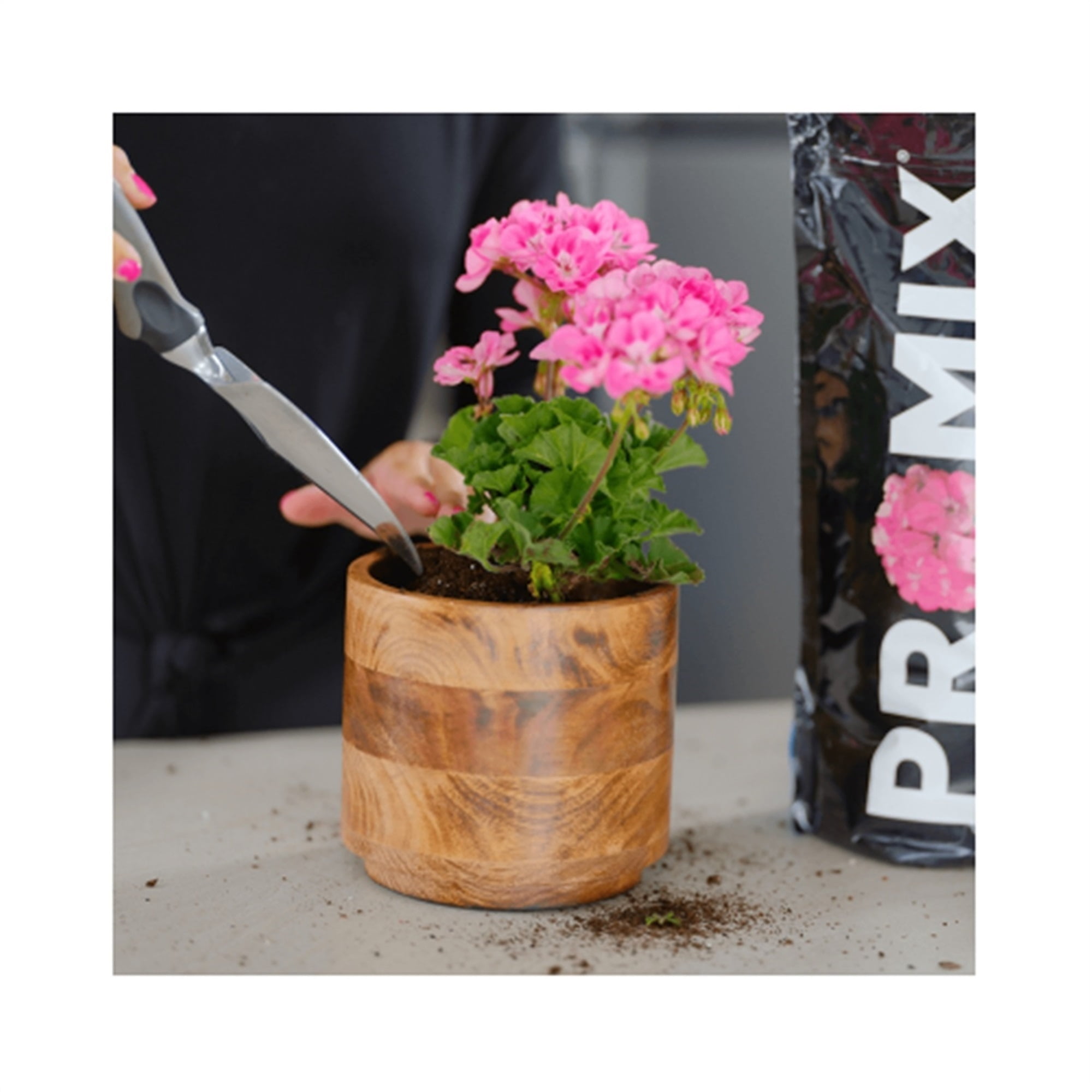 PREMIER HORTICULTURE PRO-MIX Ultimate Potting Mix with MYCROACTIVE, 1CF