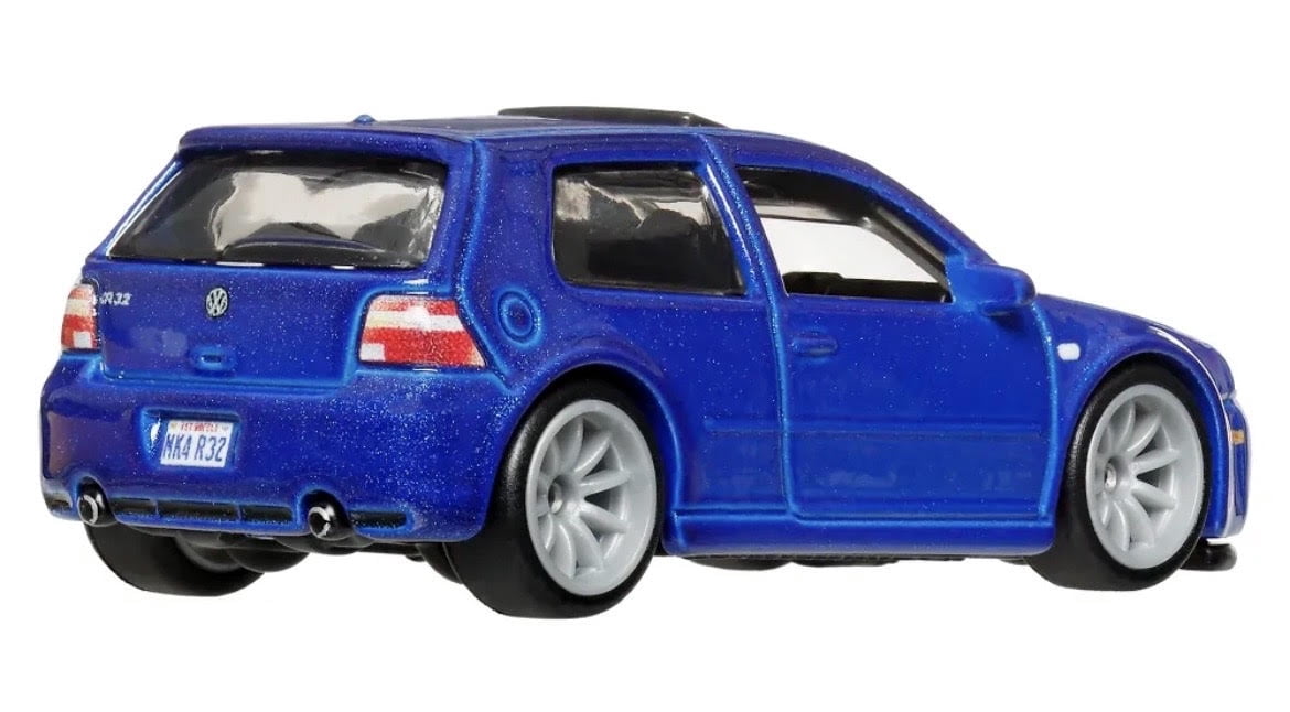 Hot Wheels 2004 Volkswagen Golf R32 & Volkswagen Golf MK7 Car Culture Premium 2 Pack