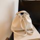 thumbnail image 4 of Versión coreana del bolso de hombro doble para mujer Nuevo bolso de mano de gran capacidad Bolso de hombro versátil y de moda para viajeros, 4 of 5