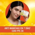 thumbnail image 4 of GARNIER Express Aclara, Sérum Anti Manchas, Crema Hidratante Tono Uniforme, Vitamina C, 2 PZS, 4 of 9