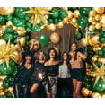 thumbnail image 4 of Kit de arco de globos FOTIOMRG verde y dorado con globo en forma de estrella, 4 of 7