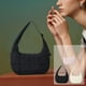 thumbnail image 1 of Bolso bandolera pequeño de nailon para mujer | Bolso monedero acolchado con correa ajustable | Bolsa ligera con cremallera y múltiples compartimentos | Moda Casual y Formal | Se adapta al teléfono, 1 of 3