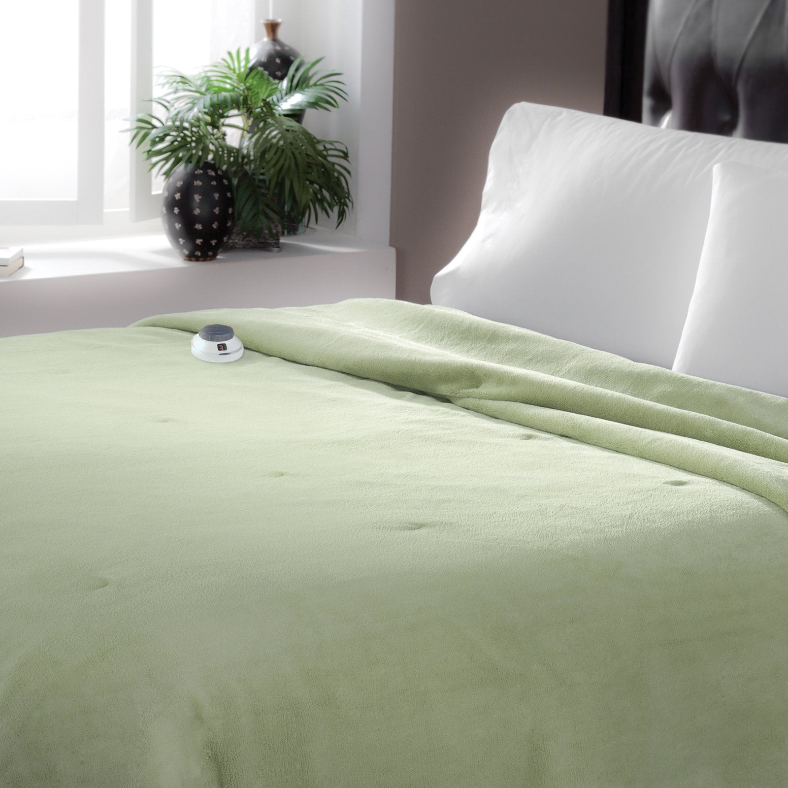 Serta Luxe Plush Electric Warming Blanket