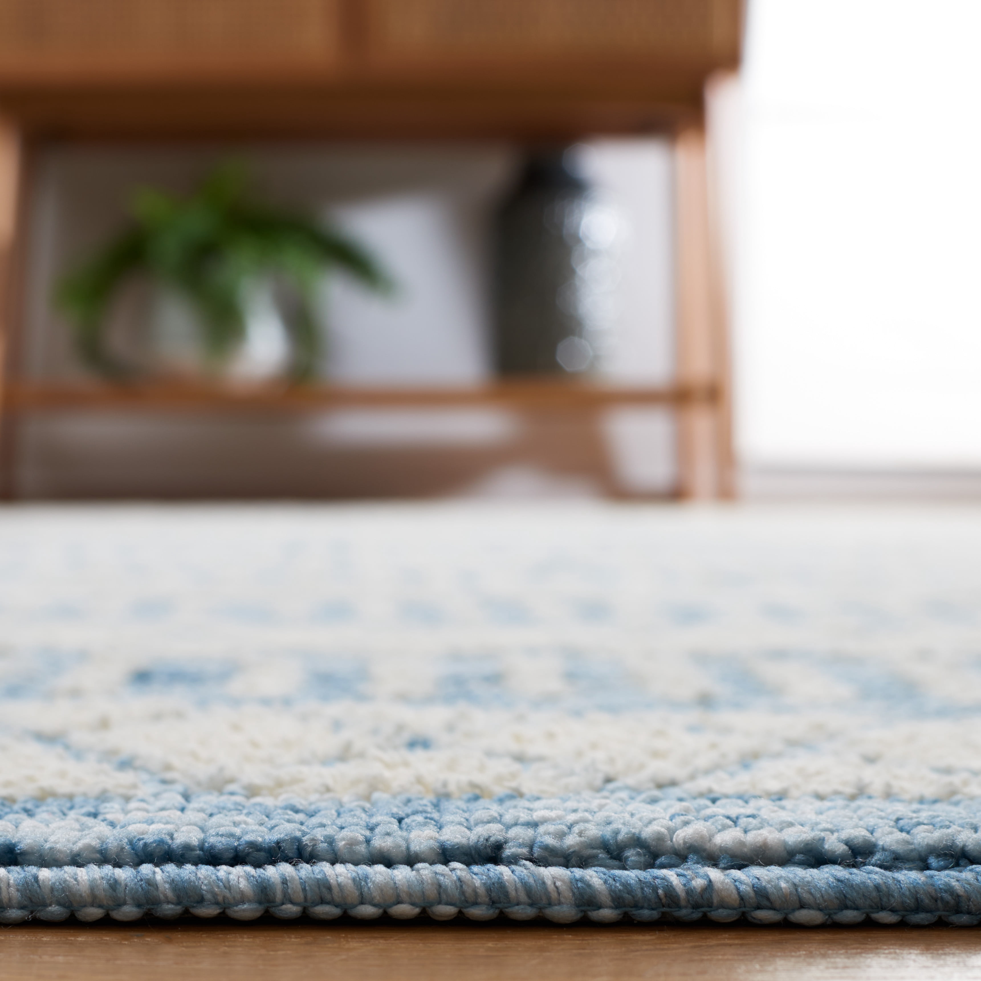 Safavieh Easy Care Borko Cross Polyester Machine Washable Area Rug, Ivory/Gray, 4' x 6'