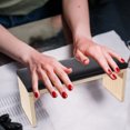 thumbnail image 2 of 1Pc en Cuir en Bois Repose-Poignets Oreiller Nail Art Coussin Manucure Approvisionnement, 2 of 7