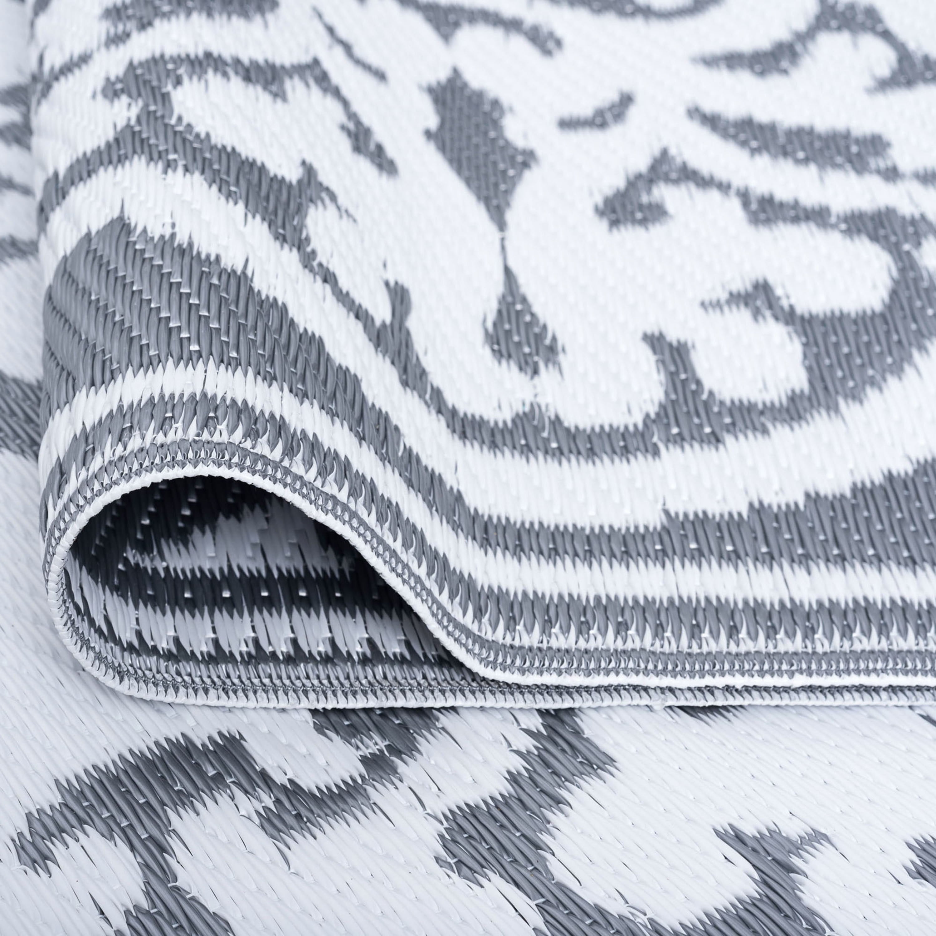 4x6 Reversible Gray and White Polypropylene Outdoor Damask Area Rug
