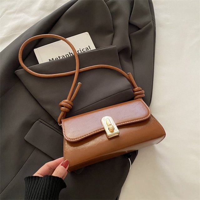 Bolso pequeño para mujer, otoño e invierno, retro, versátil, nuevo estilo 2025, bandolera de hombro de moda, bolso cuadrado pequeño para mujer