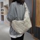 thumbnail image 2 of Bolso de mano grande acolchado para mujer, bolsa de hombro con patrón de golpes, cruzado, sólido, Asa superior, Ins, Invierno xuanjing  unisex, 2 of 2