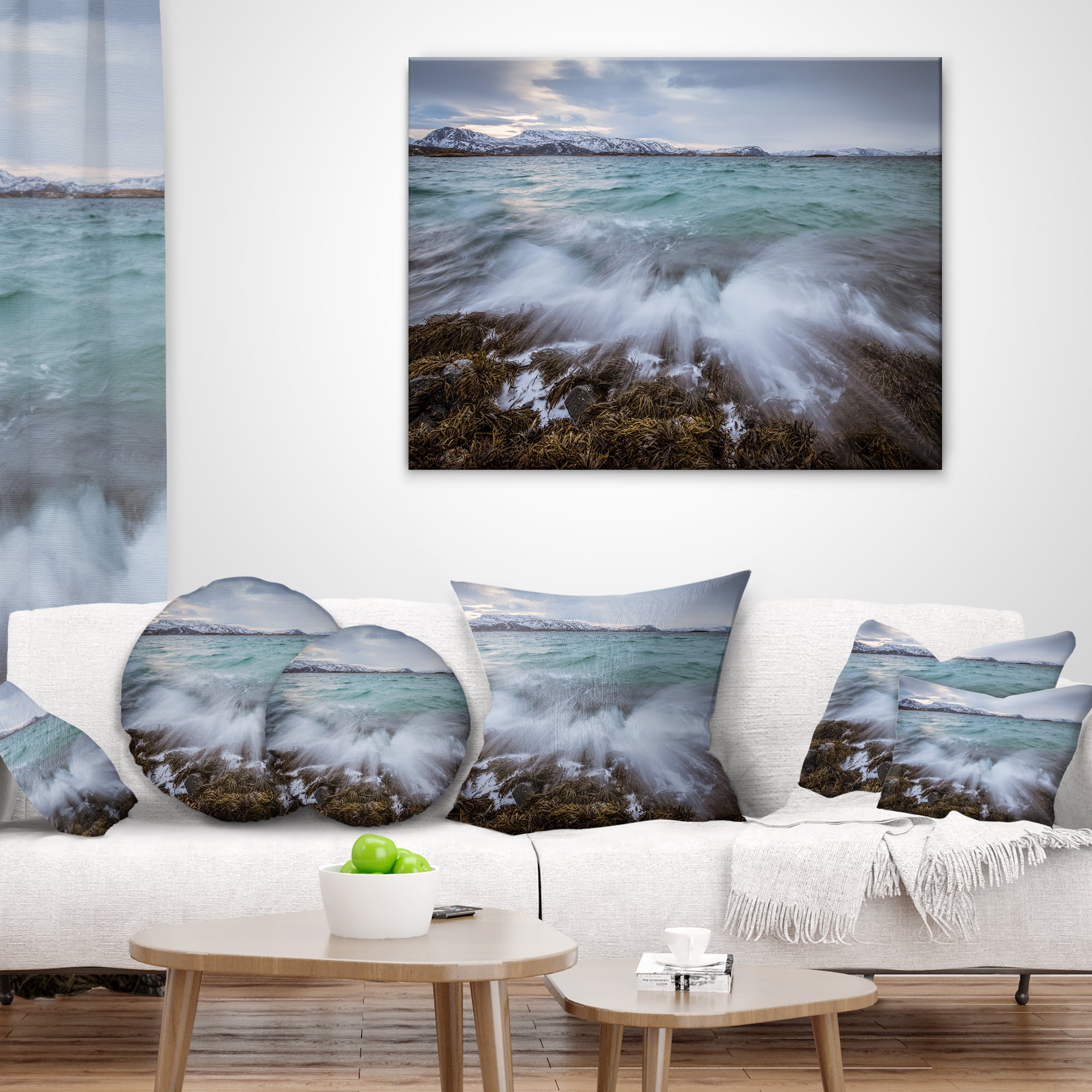 Designart Waves Splashing Rocks in Norway - Modern Seascape Throw Pillow - 16x16
