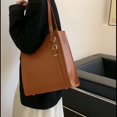 thumbnail image 4 of Bolso de mano de gran capacidad para mujer, bolsa de hombro de diseño personalizado, minimalista, Vintage, versátil, a la moda, novedad de 2023, 4 of 6