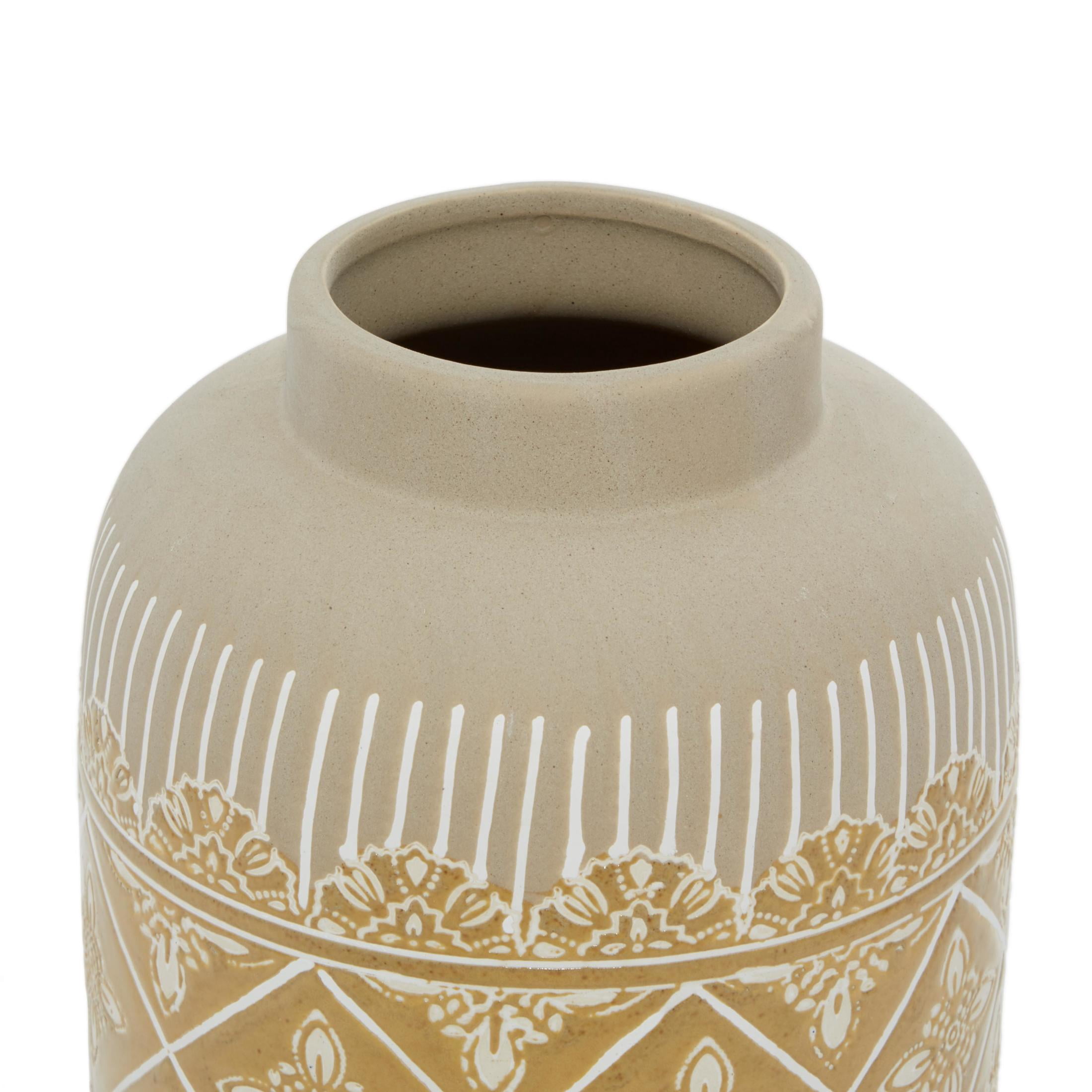 DecMode 9", 11"H Floral Handmade Beige Ceramic Vase with Diamond Pattern, Set of 2