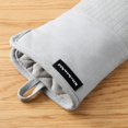 thumbnail image 4 of Guantes de cocina KitchenAid Gourmet, 18 x 36 cm, resistentes al calor, 315 °C, 4 of 7