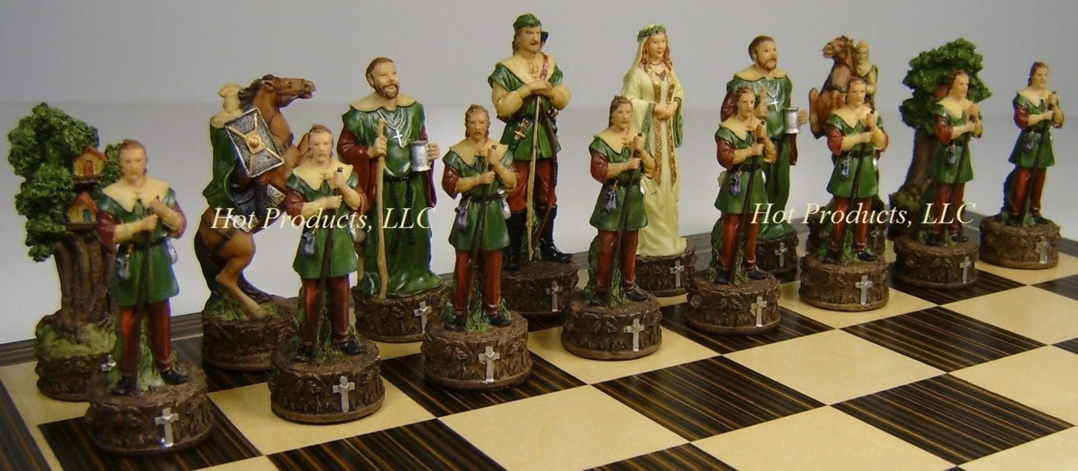 Medieval Times ROBIN HOOD Chess Set W/ 14 Ebony Black  Maple Wood Board