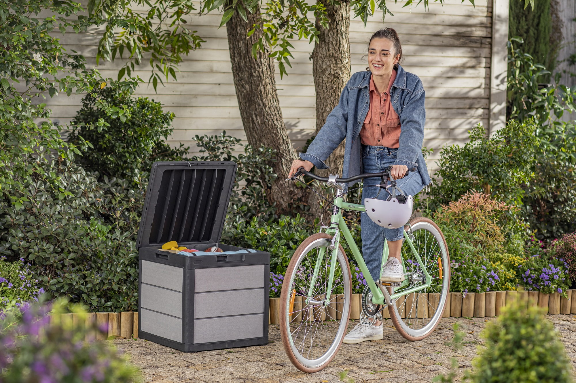 Keter Denali 30 Gallon Durable Gallon Durable Resin Outdoor Deck Box Storage Organization, Grey